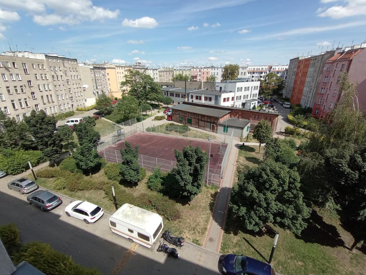 Apartament Venge -Cale Mieszkanie 46M2 Na Wylacznosc - Z Jedna Sypialnia I Jednym Sypialno-Salonem -3 Pietro Bez Windy- Rezerwacja Bez Karty Kredytowej-Klimatyzacja-Netflix-2 Lozeczka Dzieciece- Bezplatny Parking Publiczny Wrocław Eksteriør bilde