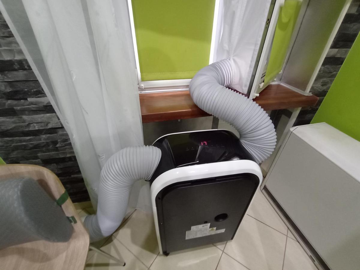 Apartament Venge -Cale Mieszkanie 46M2 Na Wylacznosc - Z Jedna Sypialnia I Jednym Sypialno-Salonem -3 Pietro Bez Windy- Rezerwacja Bez Karty Kredytowej-Klimatyzacja-Netflix-2 Lozeczka Dzieciece- Bezplatny Parking Publiczny Wrocław Eksteriør bilde