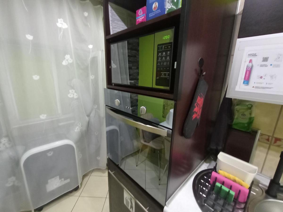 Apartament Venge -Cale Mieszkanie 46M2 Na Wylacznosc - Z Jedna Sypialnia I Jednym Sypialno-Salonem -3 Pietro Bez Windy- Rezerwacja Bez Karty Kredytowej-Klimatyzacja-Netflix-2 Lozeczka Dzieciece- Bezplatny Parking Publiczny Wrocław Eksteriør bilde
