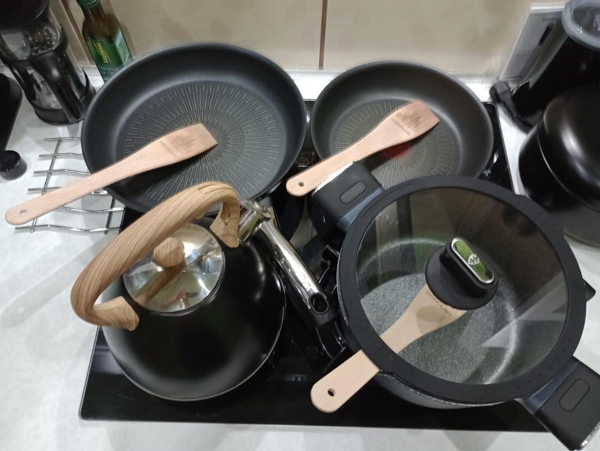 Apartament Venge -Cale Mieszkanie 46M2 Na Wylacznosc - Z Jedna Sypialnia I Jednym Sypialno-Salonem -3 Pietro Bez Windy- Rezerwacja Bez Karty Kredytowej-Klimatyzacja-Netflix-2 Lozeczka Dzieciece- Bezplatny Parking Publiczny Wrocław Eksteriør bilde
