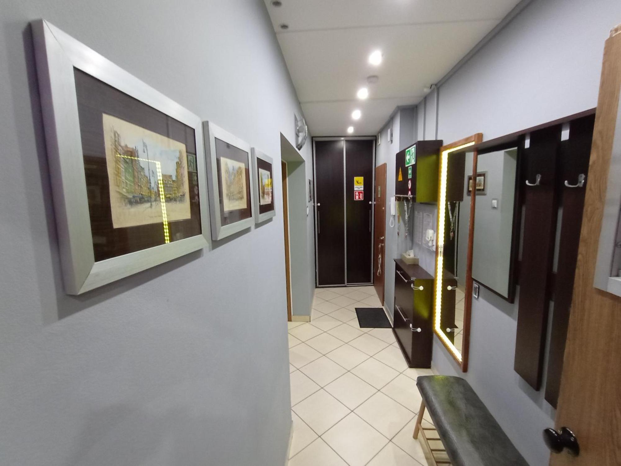 Apartament Venge -Cale Mieszkanie 46M2 Na Wylacznosc - Z Jedna Sypialnia I Jednym Sypialno-Salonem -3 Pietro Bez Windy- Rezerwacja Bez Karty Kredytowej-Klimatyzacja-Netflix-2 Lozeczka Dzieciece- Bezplatny Parking Publiczny Wrocław Eksteriør bilde