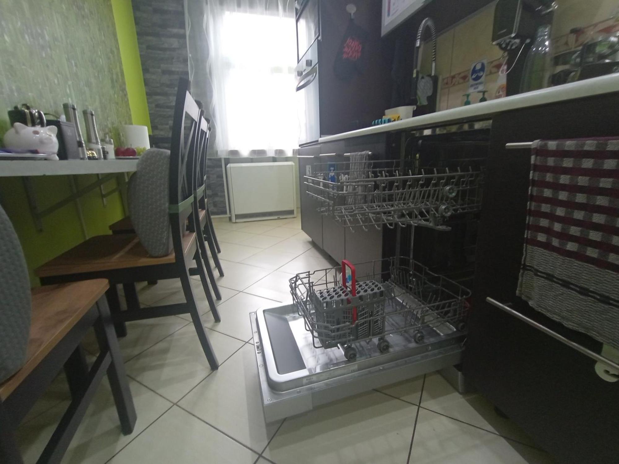 Apartament Venge -Cale Mieszkanie 46M2 Na Wylacznosc - Z Jedna Sypialnia I Jednym Sypialno-Salonem -3 Pietro Bez Windy- Rezerwacja Bez Karty Kredytowej-Klimatyzacja-Netflix-2 Lozeczka Dzieciece- Bezplatny Parking Publiczny Wrocław Eksteriør bilde
